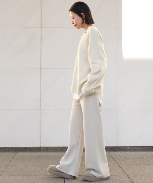 AP STUDIO（エーピーストゥディオ）の「MULE Vネックプルオーバー（ニット/セーター・レディース・ホワイト/ウッド・FREE）」の18枚目の写真