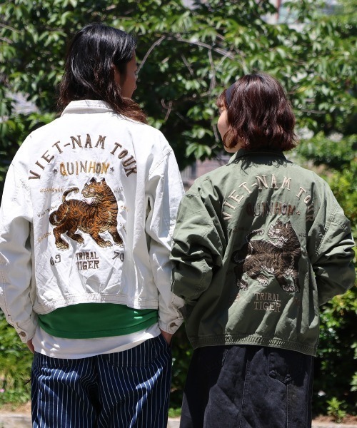 KRIFF MAYER(クリフメイヤー)の「スーベニアベトジャン(スカジャン・メンズ・ベージュ/チャコール/オリーブ/ブルー/オフホワイト・X-LARGE/LARGE/MEDIUM)」の1枚目の写真