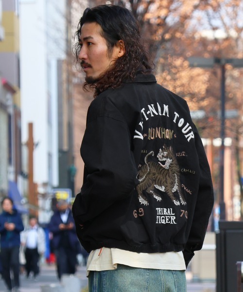 KRIFF MAYER(クリフメイヤー)の「スーベニアベトジャン(スカジャン・メンズ・ベージュ/チャコール/オリーブ/ブルー/オフホワイト・X-LARGE/LARGE/MEDIUM)」の3枚目の写真