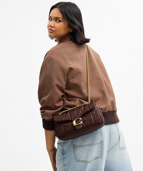 COACH(コーチ)の「タビー ショルダー バッグ 26・キルティング(ショルダーバッグ・レディース・ブラウン系その他・ONE)」の4枚目の写真