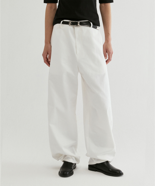 FROMWHERE(フロムウェア)の「Balloon Cotton Pants Off White(その他パンツ・レディース・その他・MEDIUM/SMALL)」の2枚目の写真