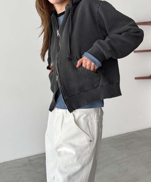 CANAL JEAN（キャナルジーン）の「Lakey Park　ピグメントコンパクトパーカー（パーカー・レディース・アイボリー/チャコールグレー・ONE SIZE）」の8枚目の写真