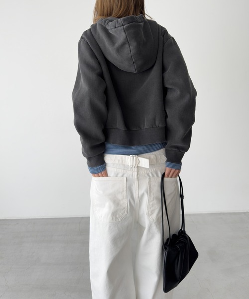 CANAL JEAN（キャナルジーン）の「Lakey Park　ピグメントコンパクトパーカー（パーカー・レディース・アイボリー/チャコールグレー・ONE SIZE）」の9枚目の写真