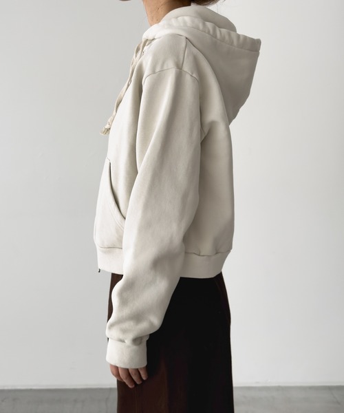 CANAL JEAN（キャナルジーン）の「Lakey Park　ピグメントコンパクトパーカー（パーカー・レディース・アイボリー/チャコールグレー・ONE SIZE）」の14枚目の写真