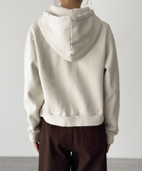 CANAL JEAN（キャナルジーン）の「Lakey Park　ピグメントコンパクトパーカー（パーカー・レディース・アイボリー/チャコールグレー・ONE SIZE）」の15枚目の写真