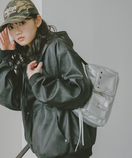 repipi armario（レピピ アルマリオ）の「Wポケットハトメショルダーバッグ（ショルダーバッグ・キッズ・グレー/ナチュラル/ブラック・ONESIZE）」の9枚目の写真