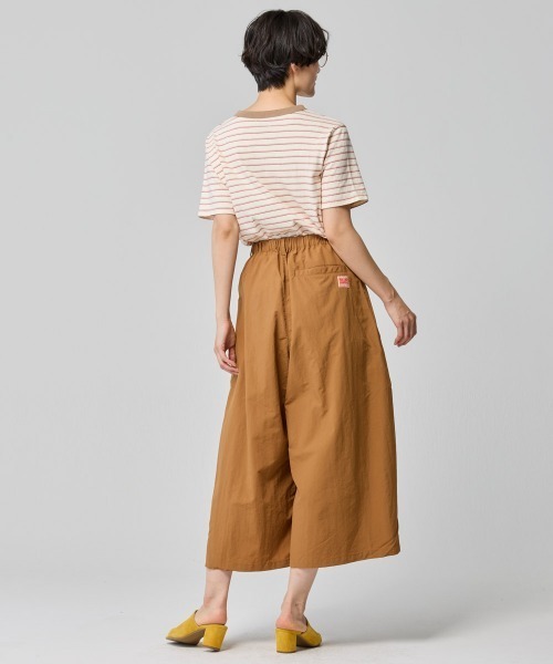 KRIFF MAYER Lady's Collection(クリフメイヤーレディースコレクション)の「撥水 ナイロン クライミング フレアパンツ / アンクル丈 / セットアップ対応 / 美脚 / 涼感(その他パンツ・レディース・ライトブラウン/ライトグレー/ブラック・LARGE/MEDIUM)」の11枚目の写真