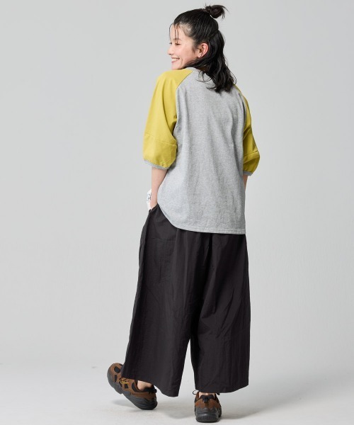 KRIFF MAYER Lady's Collection(クリフメイヤーレディースコレクション)の「撥水 ナイロン クライミング フレアパンツ / アンクル丈 / セットアップ対応 / 美脚 / 涼感(その他パンツ・レディース・ライトブラウン/ライトグレー/ブラック・LARGE/MEDIUM)」の17枚目の写真