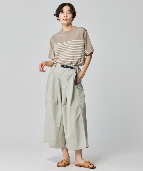 KRIFF MAYER Lady's Collection(クリフメイヤーレディースコレクション)の「撥水 ナイロン クライミング フレアパンツ / アンクル丈 / セットアップ対応 / 美脚 / 涼感(その他パンツ・レディース・ライトブラウン/ライトグレー/ブラック・LARGE/MEDIUM)」の8枚目の写真