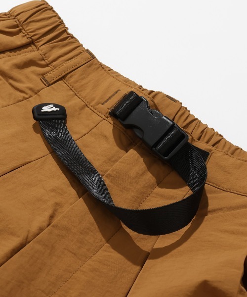 KRIFF MAYER Lady's Collection(クリフメイヤーレディースコレクション)の「撥水 ナイロン クライミング フレアパンツ / アンクル丈 / セットアップ対応 / 美脚 / 涼感(その他パンツ・レディース・ライトブラウン/ライトグレー/ブラック・LARGE/MEDIUM)」の18枚目の写真