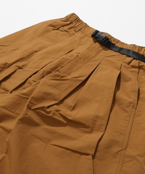 KRIFF MAYER Lady's Collection(クリフメイヤーレディースコレクション)の「撥水 ナイロン クライミング フレアパンツ / アンクル丈 / セットアップ対応 / 美脚 / 涼感(その他パンツ・レディース・ライトブラウン/ライトグレー/ブラック・LARGE/MEDIUM)」の22枚目の写真