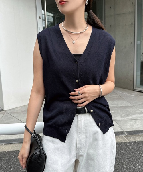 andme(アンドミー)の「UVカット接触冷感シアーニットベスト/カーディガン(カーディガン/ボレロ・レディース・オフホワイト/スミクロ/モカ/ネイビー/ライトグレー・M)」の5枚目の写真