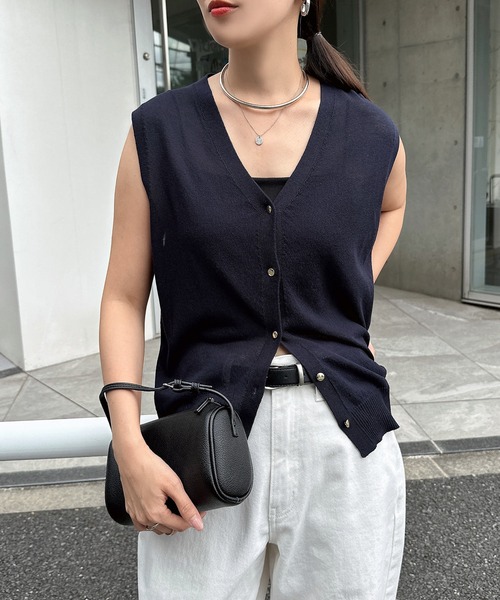 andme(アンドミー)の「UVカット接触冷感シアーニットベスト/カーディガン(カーディガン/ボレロ・レディース・オフホワイト/スミクロ/モカ/ネイビー/ライトグレー・M)」の17枚目の写真