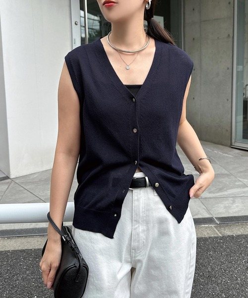 andme(アンドミー)の「UVカット接触冷感シアーニットベスト/カーディガン(カーディガン/ボレロ・レディース・オフホワイト/スミクロ/モカ/ネイビー/ライトグレー・M)」の18枚目の写真