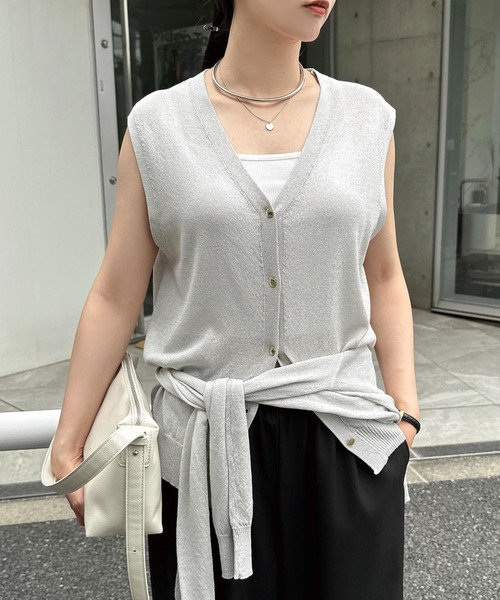 andme(アンドミー)の「UVカット接触冷感シアーニットベスト/カーディガン(カーディガン/ボレロ・レディース・オフホワイト/スミクロ/モカ/ネイビー/ライトグレー・M)」の15枚目の写真