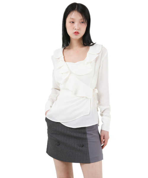 KATHARSIS(カタルシス)の「フレアラップブラウスアイボリー ONE SIZE(シャツ/ブラウス・レディース・その他・ONE SIZE)」の1枚目の写真