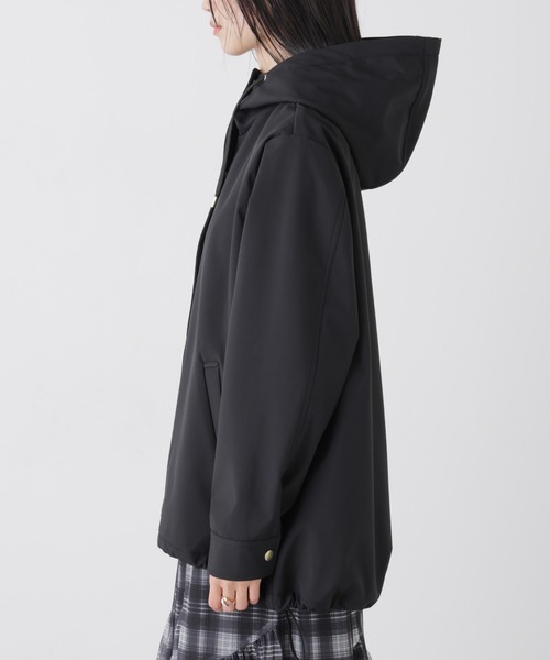 NANO universe（ナノユニバース）の「撥水＆花粉ガード フードブルゾン（ブルゾン・レディース・ベージュ/アイボリー/ブラック・FREE）」の21枚目の写真