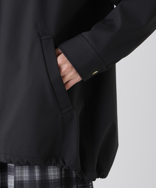 NANO universe（ナノユニバース）の「撥水＆花粉ガード フードブルゾン（ブルゾン・レディース・ベージュ/アイボリー/ブラック・FREE）」の15枚目の写真