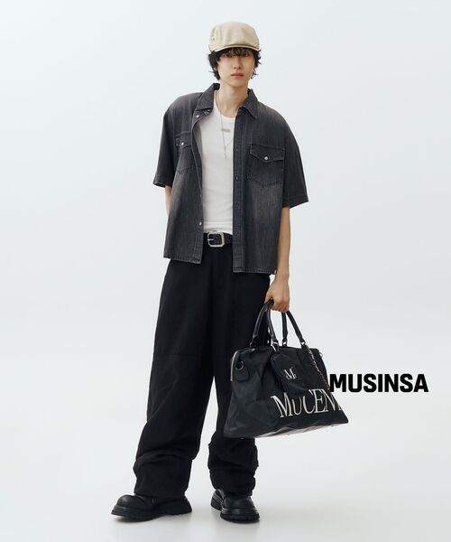 MUCENT（ムセント）の「[ミニバッグプレゼント] カエルシグネチャーロゴジムボストンダッフルバッグ 男女兼用（ボストンバッグ・レディース・ブラック・FREE）」の7枚目の写真