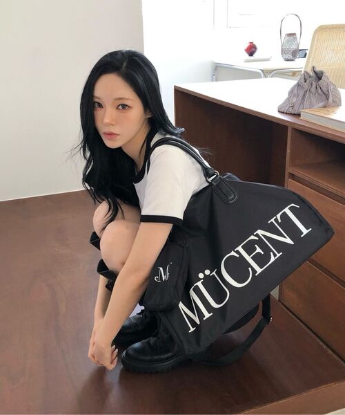 MUCENT（ムセント）の「[ミニバッグプレゼント] カエルシグネチャーロゴジムボストンダッフルバッグ 男女兼用（ボストンバッグ・レディース・ブラック・FREE）」の6枚目の写真
