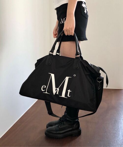 MUCENT（ムセント）の「[ミニバッグプレゼント] カエルシグネチャーロゴジムボストンダッフルバッグ 男女兼用（ボストンバッグ・レディース・ブラック・FREE）」の4枚目の写真