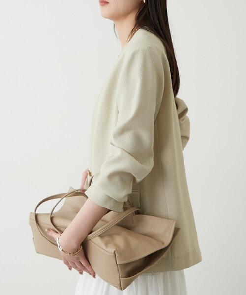 LOUNGEDRESS（ラウンジドレス）の「麻調合繊ノーカラージャケット（ノーカラージャケット・レディース・キャメル/ブラック/ライトベージュ・FREE）」の20枚目の写真