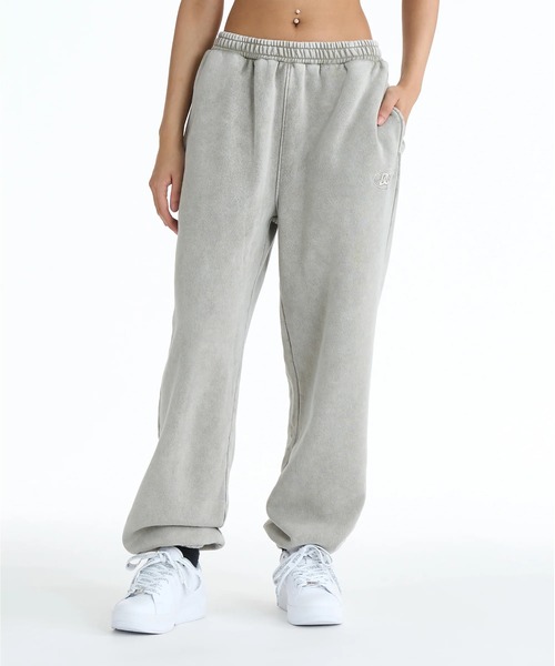 DC SHOES(ディーシーシューズ)の「DC SHOES ウィメンズ 26 WS HIDDEN FLEECE フリースパンツ 【2026年春夏モデル】/DCダメージ加工ドローコード付きスウェットパンツ(その他パンツ・レディース・グレイッシュベージュ/ライトピンク/ブラック系その他4・SMALL/MEDIUM)」の1枚目の写真