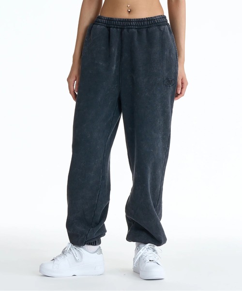 DC SHOES(ディーシーシューズ)の「DC SHOES ウィメンズ 26 WS HIDDEN FLEECE フリースパンツ 【2026年春夏モデル】/DCダメージ加工ドローコード付きスウェットパンツ(その他パンツ・レディース・グレイッシュベージュ/ライトピンク/ブラック系その他4・SMALL/MEDIUM)」の2枚目の写真
