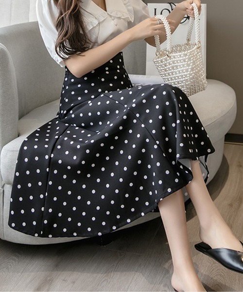 LUCPY(ラクピー)の「ハイウエスト ドットフレアミディスカート(スカート・レディース・ホワイト/ブラック・SMALL/MEDIUM/LARGE/X-LARGE)」の3枚目の写真