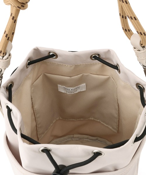 ROPE' PICNIC（ロペピクニック）の「巾着ショルダーバッグ/撥水・3WAY（ショルダーバッグ・レディース・ボルドー/ブラック/ライトグレー・FREE）」の18枚目の写真