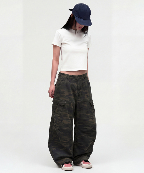 ARTISTWEAR（アーティストウェア）の「[ATW] ディープフォレストカモワイドパンツ（デニムパンツ・レディース・グリーン系カモフラージュ・SMALL/MEDIUM/LARGE/X-LARGE）」の4枚目の写真