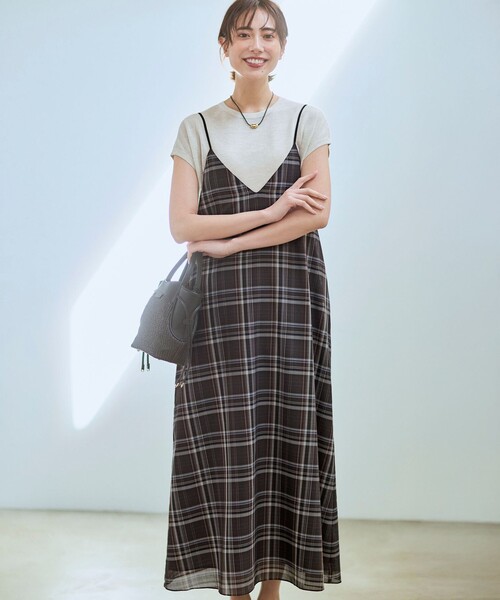 23区 L（ニジュウサンクオオキイサイズ）の「シャイニーシアー ノースリーブ ニット（ニット/セーター・レディース・ネイビー系/ホワイト系/ライトグレー系/ベージュ系/ブルー系・46/44）」の10枚目の写真