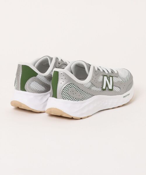 NEW BALANCE(ニューバランス)の「《New Balance》WARIS(スニーカー・レディース・シルバー/ホワイト・23.0cm/24.0cm/23.5cm/25.0cm/24.5cm/22.5cm)」の3枚目の写真