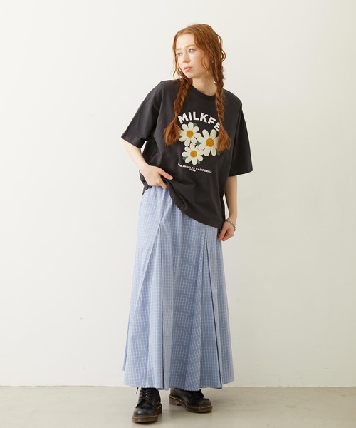 MILKFED.(ミルクフェド)の「FLOWER SAGARA EMBROIDERY WIDE S/S TEE(Tシャツ/カットソー・レディース・ブラック/ライトブルー/オートミール/チャコールグレー・M/L)」の22枚目の写真
