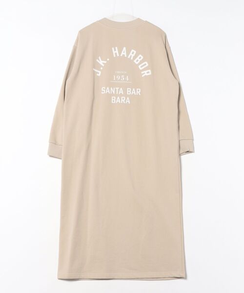 Gready Brilliant(グレディブリリアン)の「裏毛バックロゴジップワンピ(ワンピース・レディース・チャコールグレー/ライトベージュ・38)」の3枚目の写真