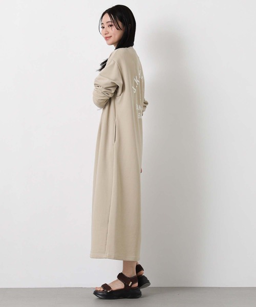 Gready Brilliant(グレディブリリアン)の「裏毛バックロゴジップワンピ(ワンピース・レディース・チャコールグレー/ライトベージュ・38)」の11枚目の写真