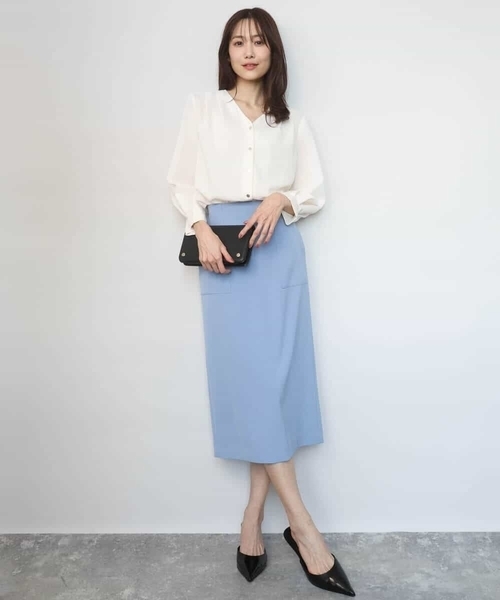 MK MICHEL KLEIN（エムケーミッシェルクラン）の「Vネックサテンブラウス/洗える（シャツ/ブラウス・レディース・アイボリー/ミント/ネイビー・38）」の21枚目の写真