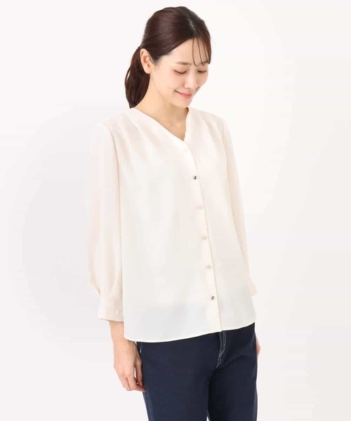 MK MICHEL KLEIN（エムケーミッシェルクラン）の「Vネックサテンブラウス/洗える（シャツ/ブラウス・レディース・アイボリー/ミント/ネイビー・38）」の12枚目の写真