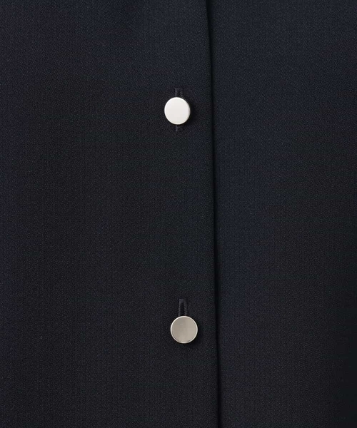 MK MICHEL KLEIN（エムケーミッシェルクラン）の「Vネックサテンブラウス/洗える（シャツ/ブラウス・レディース・アイボリー/ミント/ネイビー・38）」の7枚目の写真