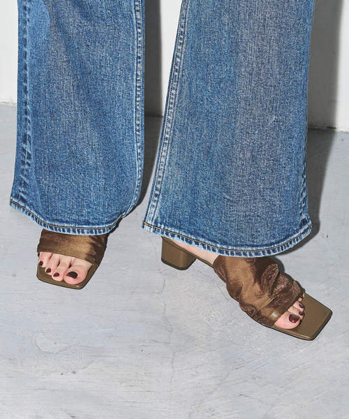 GRISE（グリーズ）の「《追加》GRISE4cmスクエアシアーミュールサンダル（サンダル・レディース・ベージュ/ライトグレー/ブラウン・X-LARGE/LARGE/MEDIUM/SMALL）」の8枚目の写真