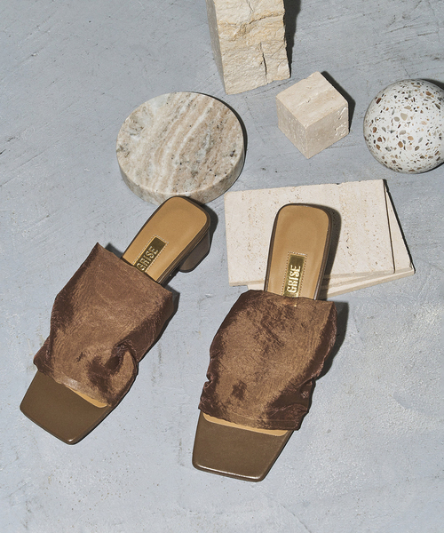 GRISE（グリーズ）の「《追加》GRISE4cmスクエアシアーミュールサンダル（サンダル・レディース・ベージュ/ライトグレー/ブラウン・X-LARGE/LARGE/MEDIUM/SMALL）」の9枚目の写真