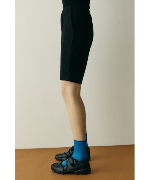 HeRIN.CYE（ヘリンドットサイ）の「Ponte half pants　　ポンチハーフパンツ（その他パンツ・レディース・グリーン/ブラック/ネイビー・FREE）」の5枚目の写真