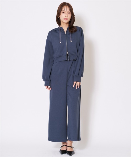 AND COUTURE（アンドクチュール）の「刺繍パーカー×オールインワン（つなぎ/オールインワン・レディース・ベージュ/ライトグレー/ネイビー・FREE）」の3枚目の写真