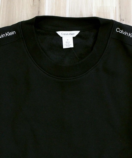Calvin Klein(カルバン・クライン)の「CK カルバンクライン ロゴテープ クルー LS CALVIN KLEIN LOGO TAPE CREW(スウェット・メンズ・ベージュ/ブラック・L/XL/M)」の11枚目の写真