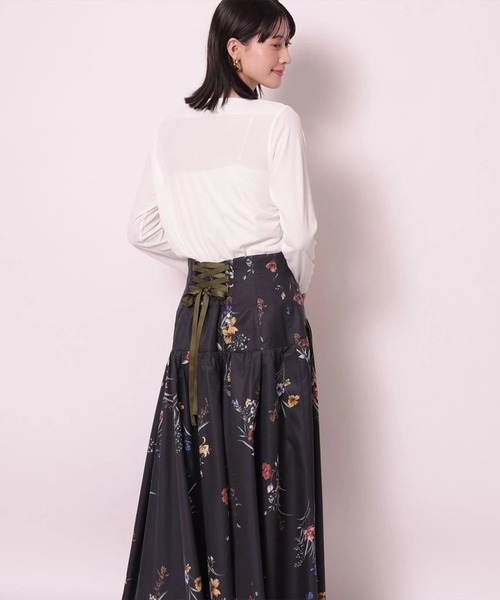 Arpege story(アルページュストーリー)の「レースアップフラワープリントスカート(スカート・レディース・ブラック/ホワイト・2/1/0)」の22枚目の写真