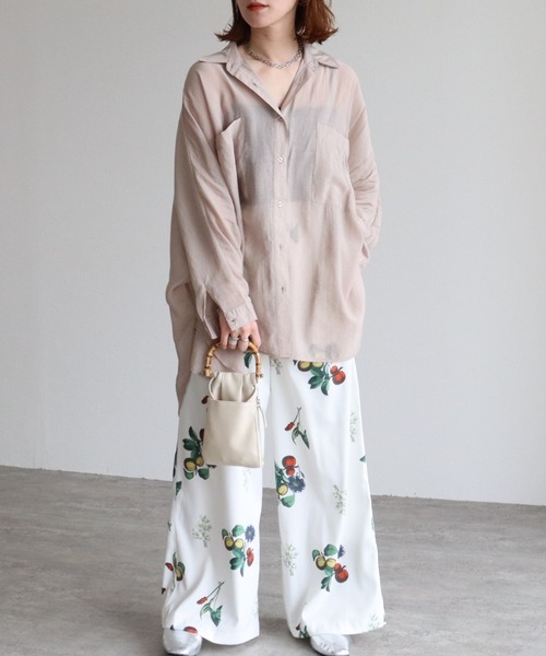 zena（ジェナ）の「シアー無地ドルマンシャツ（シャツ/ブラウス・レディース・グレイッシュベージュ/サックスブルー・MEDIUM）」の3枚目の写真