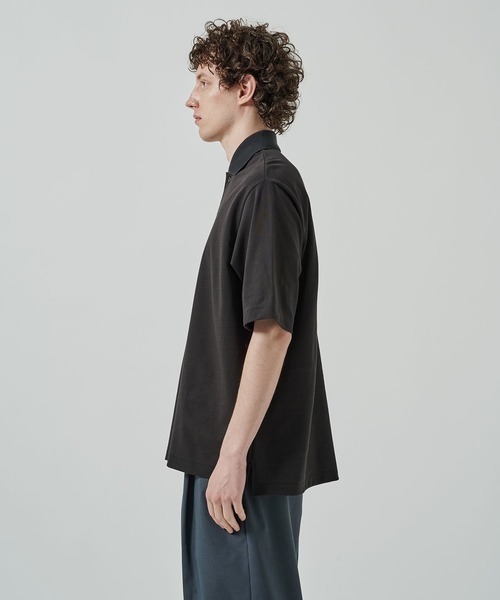 markaware（マーカウェア）の「【marka/MARKAWARE/マーカウェア】ONE BUTTON POLO S/S TEE（ポロシャツ・メンズ・ブラック/グレー・2/1）」の5枚目の写真