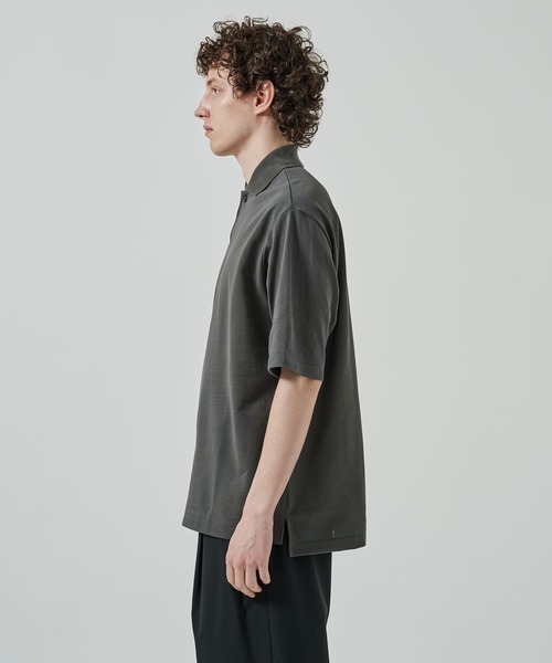 markaware（マーカウェア）の「【marka/MARKAWARE/マーカウェア】ONE BUTTON POLO S/S TEE（ポロシャツ・メンズ・ブラック/グレー・2/1）」の9枚目の写真