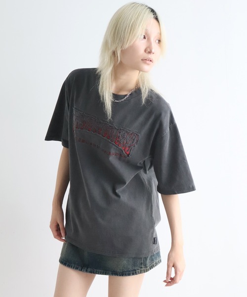 THRASHER（スラッシャー）の「【THRASHER/スラッシャー】ピグメント加工 ダメージアップリケ 半袖Tシャツ（Tシャツ/カットソー・メンズ・ピンク/ブラウン/グレー系1/ライトグレー/サックスブルー/グレー系2・L/M/XL）」の3枚目の写真