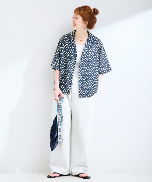 B.C STOCK（ベーセーストック）の「手洗い可 / ストロークプリントクロップSSシャツ（シャツ/ブラウス・レディース・ブラック/ネイビー/グリーン・FREE）」の18枚目の写真